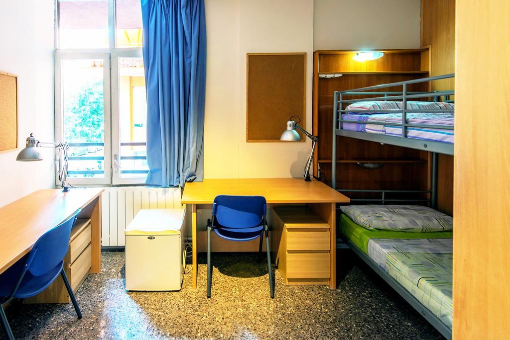 Auberge de jeunesse Residencia Sants à Barcelone Chambre photo