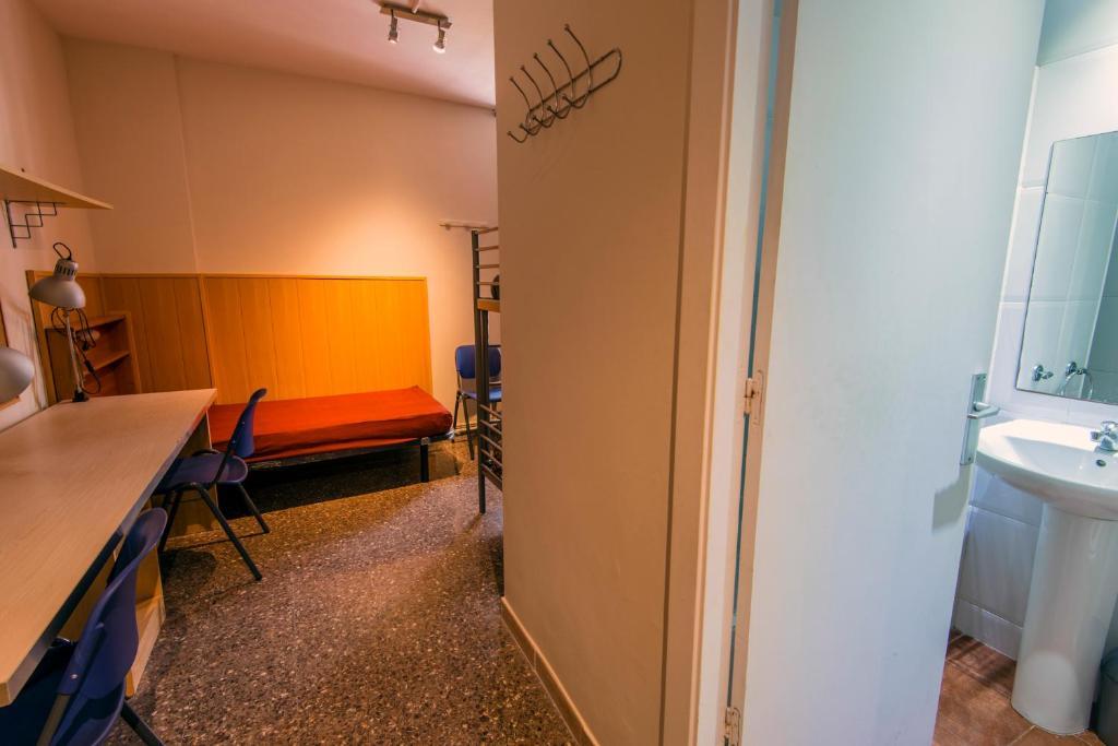 Auberge de jeunesse Residencia Sants à Barcelone Chambre photo