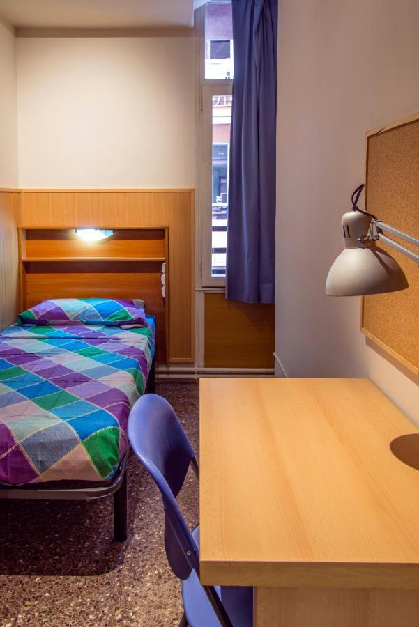 Auberge de jeunesse Residencia Sants à Barcelone Chambre photo