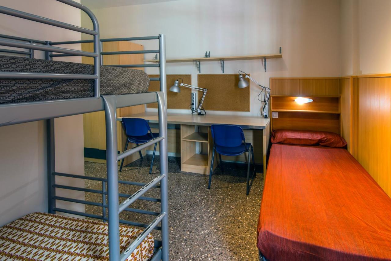 Auberge de jeunesse Residencia Sants à Barcelone Chambre photo