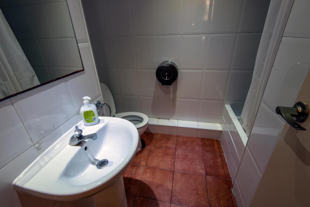 Auberge de jeunesse Residencia Sants à Barcelone Extérieur photo