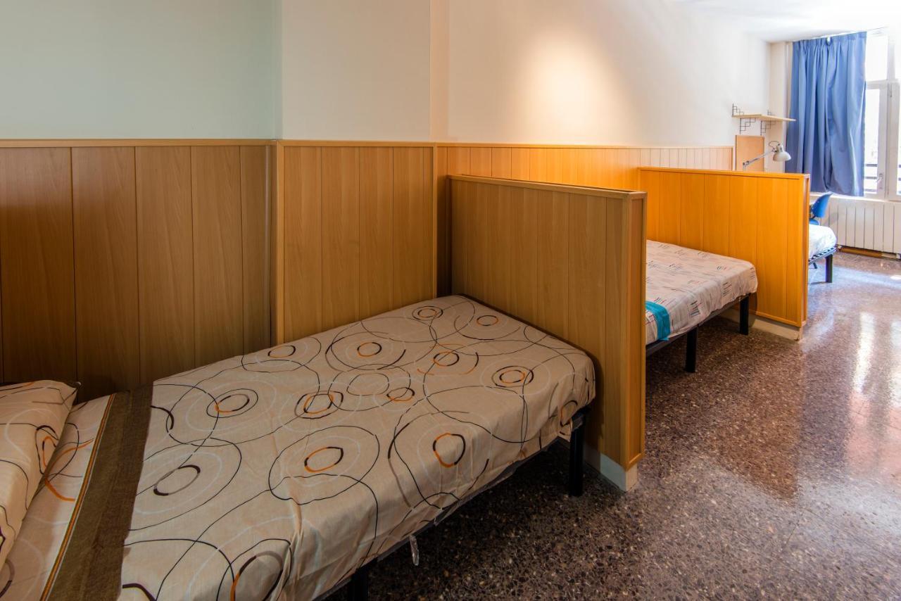 Auberge de jeunesse Residencia Sants à Barcelone Chambre photo