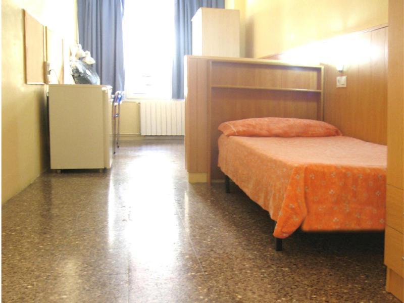 Auberge de jeunesse Residencia Sants à Barcelone Chambre photo